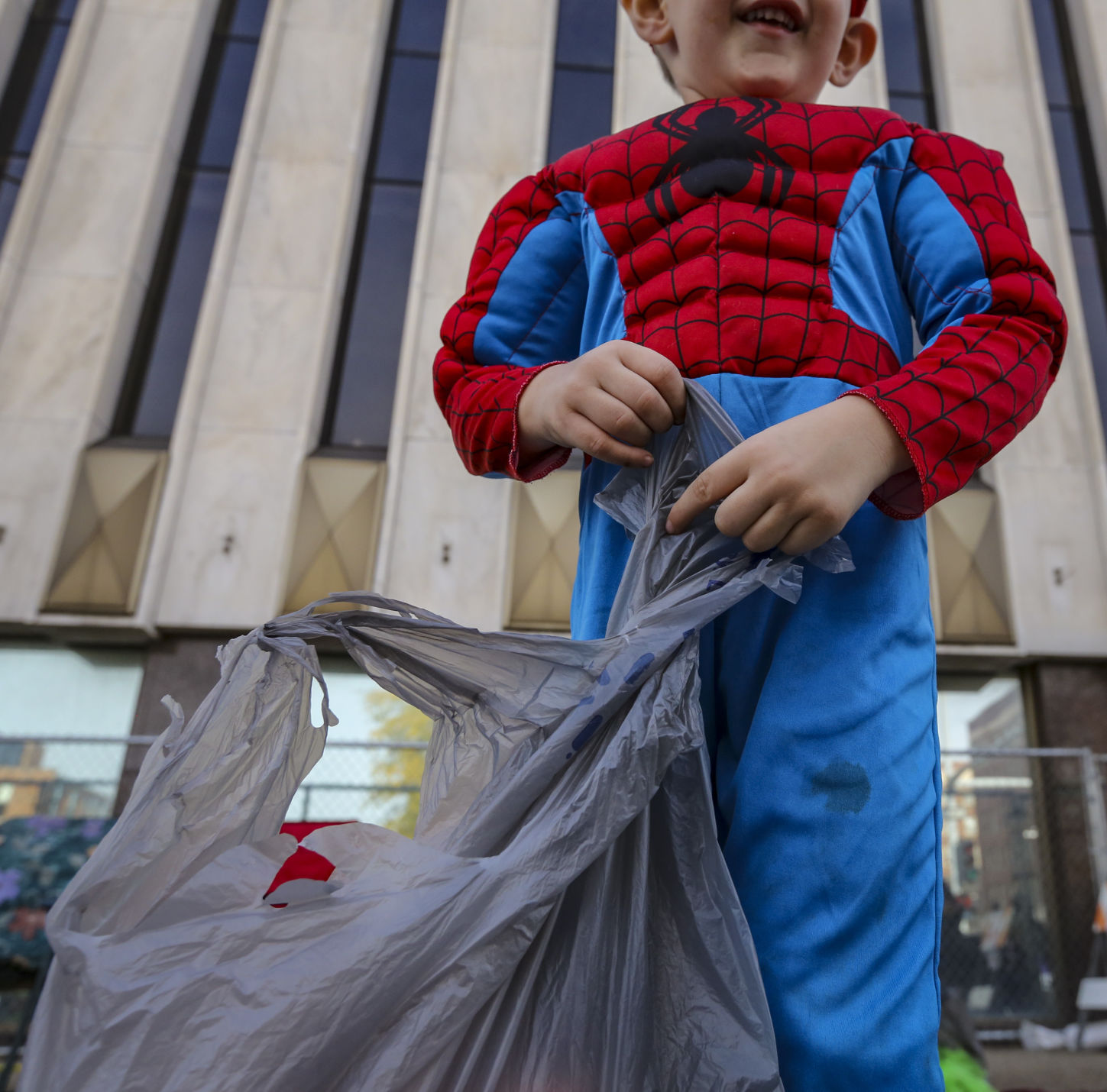 102916-DAVENPORT-HALLOWEEN-016.jpg